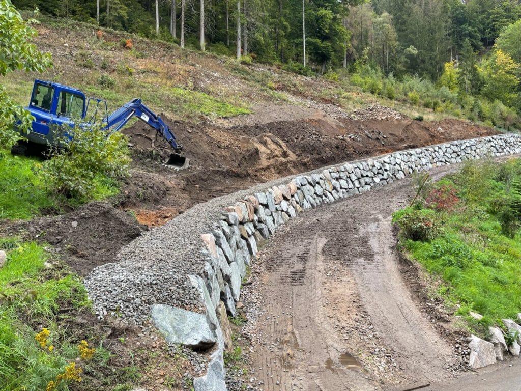 Natursteinmauer